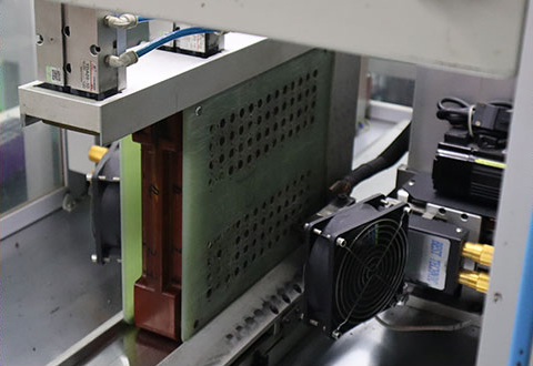 Automatic spot welding